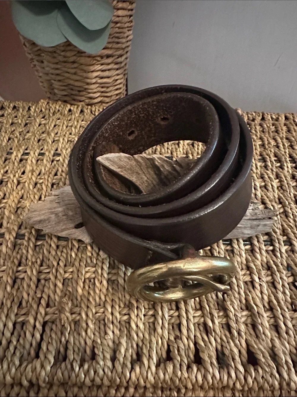 J. Crew women’s Brown Leather solid Brass Round Buckle 28/29 belt